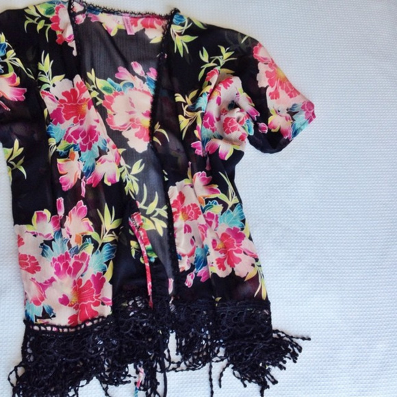 Free Spirit Kimono — Everly and Ace - Picture 2 of 2